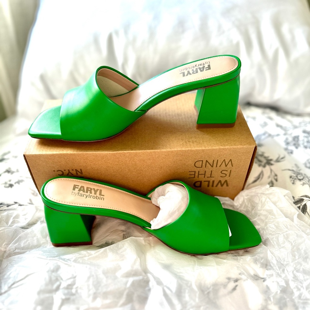 New in Box Faryl by FarylRobin Pip Slide Sandals Mules in jade Green